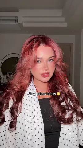 Stay jealous 🙂‍↔️#ساره_مهند_😩🦾 #red #viral 