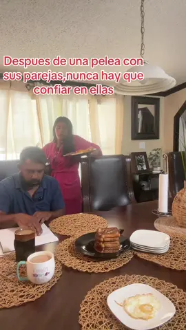 Despues de una discussion con la pareja hay que tener cuidado,en una mujer no se debe confiar #couplecomedy #humor #coupletiktoks #mujeres 