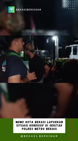 Tim Relawan Muhammadiyah Disaster Management Center (MDMC) Kota Bekasi melaporkan Melalui Ketua MDMC Kota Bekasi Marusli, bahwa situasi keamanan di sekitar Polres Metro Kota Bekasi hingga pukul 22.00 WIB, tanggal 31 Agustus 2024, dalam kondisi yang telah kondusif. Kami bersyukur kepada Allah SWT (Alhamdulillah) dan menghimbau masyarakat untuk menjaga perdamaian serta bersama-sama mendoakan keselamatan Kota Bekasi dari aksi anarkis. Hanya kepada Allah kita memohon perlindungan. Semoga Kota Bekasi tetap aman dan damai. Aamiin. #bekasibersinar#bekasi#infobekasi#aksi#jagabekasi