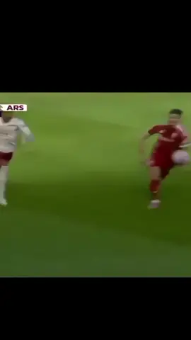 kerkez vs madueke🔥💀 .. . . . #viral_video #footballtiktok #liverpool #fouryourpage #fyp 