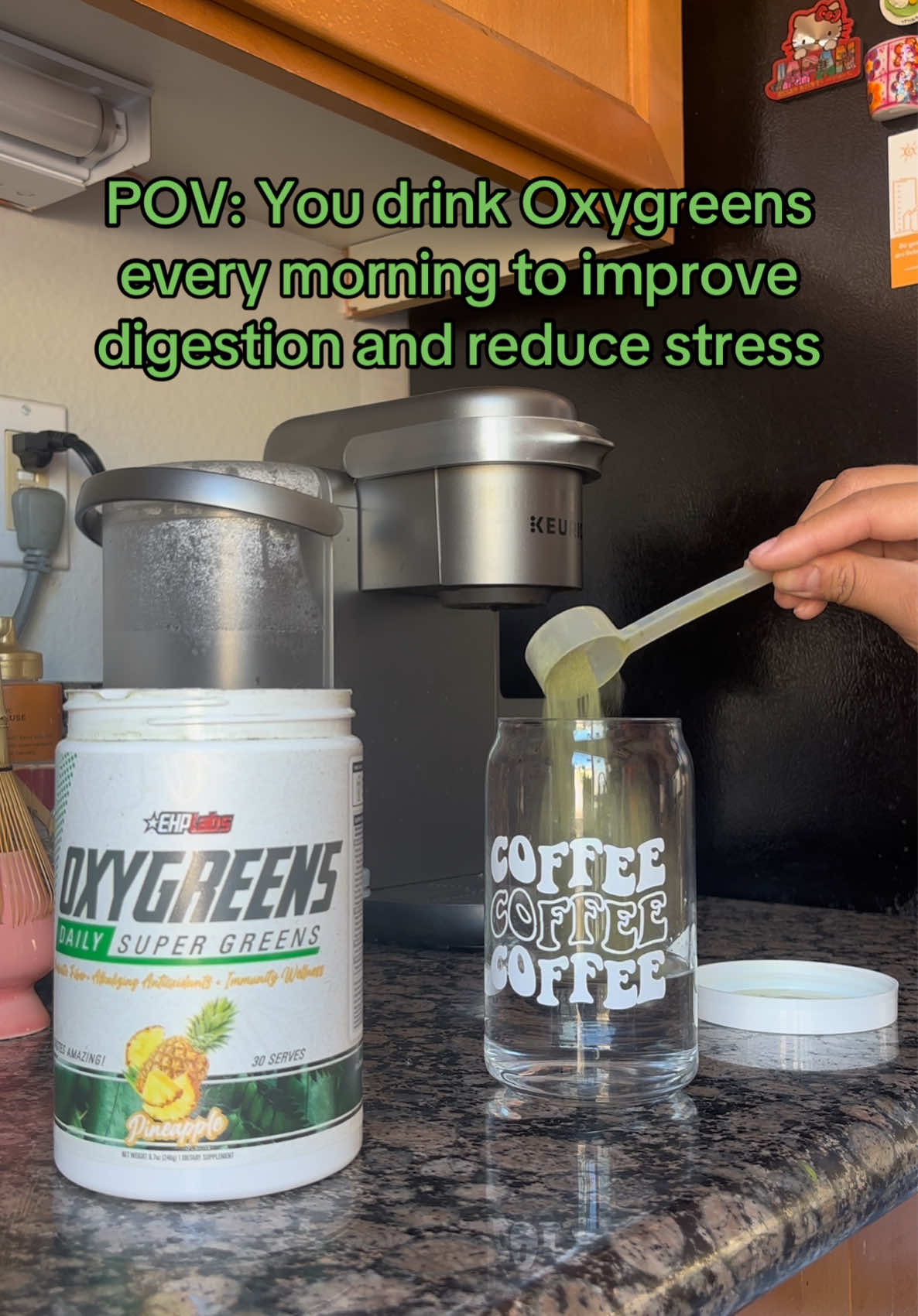 And she tastes like JUICE! I’m obsessed 🍍 #oxygreens #ehplabs #dailygreens #oxyshred #morningroutine @ehplabs @ehplabs 