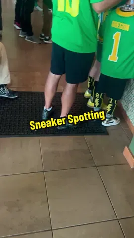 NGL not too many bangers spotted at this game, but at least the Ducks crushed. #sneakerspotting #goducks #airmax