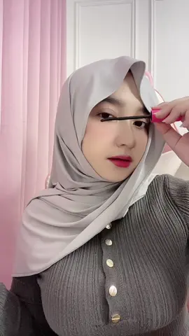 Kenapa kalo pake maskara pada mangap? 👄