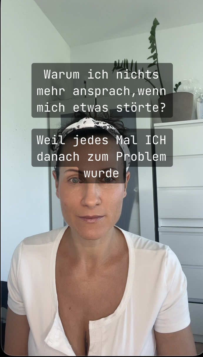 In einer toxischen Beziehung habe ich aufgehört, Dinge anzusprechen. Weil jedes Mal, wenn ich meine Gefühle gezeigt habe, wurde ich zum Problem gemacht. 💔 Das Schweigen hat mich nicht geschützt – es hat mich zerstört.  Genau das ist Co-Abhängigkeit.  Heute weiß ich: deine Stimme ist wertvoll, und niemand darf sie dir nehmen. #toxischebeziehung #coabhängigkeit #stimmewiederfinden #toxischeraus #selbstheilung