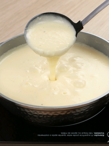 Learn how to make the recipe for creamy white sauce for pasta and lasagna! #EasyRecipes #recipes #foryouu #whitesauce #sauce 