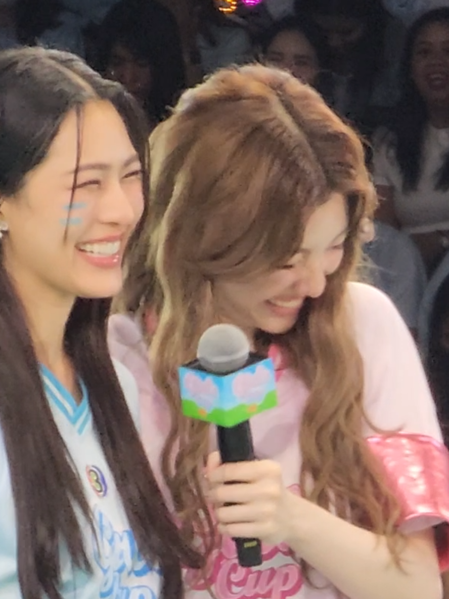 เพียงคุณพูดมาคำเดียวว พี่หลิงก็พร้อมก็จะยอมทุกอย่างให้น้องออม  จ้าาาา พ่อคนคลั่งรักกกก 5555555 #ch3girlscup2025 #ออมกรณ์นภัส #lingorm #Linglingkwong #หลิงออม 