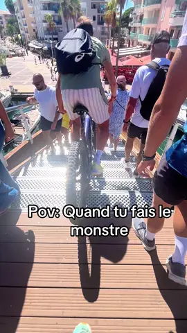 Mais c’était sûr 😅#chute #bike #stairs 