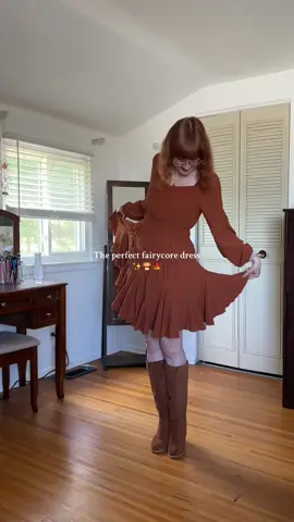 The extra panels on the bottom are so cute and MADE for twirling 🧚🏻‍♀️  #fairycore #cottagecore #rikkikay #twirlydress #whimsical 