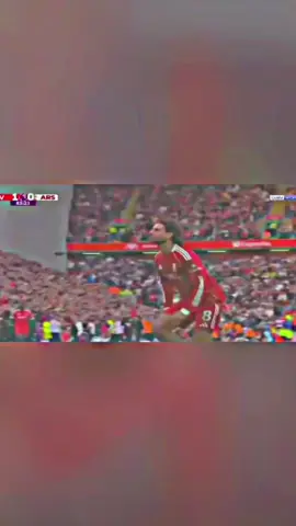 What a free kick Sambuusle🔥❤️‍🩹.  #maxamedqadar #sportsontiktok #newsport #viwesproblem😌🙏💔 #fouryou 