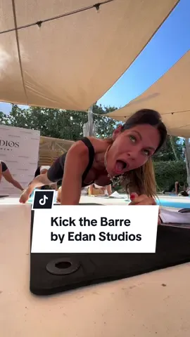 Let's try Kick the Barre by @EDAN STUDIOS #BarcelonaWorkouts 