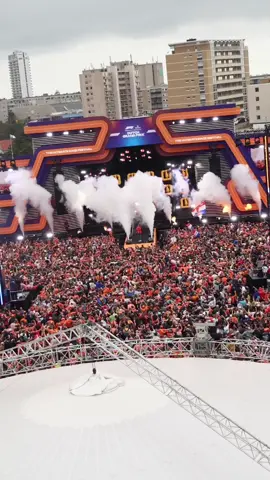 FANZONE CHAOS 🤯 #DutchGP #F1 #LinksRechts #snollebollekes 