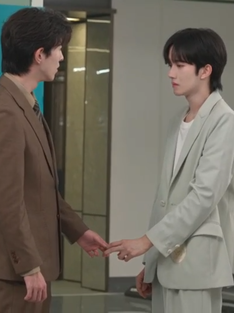 【長花絮BTS】垂涎ABO Desire|以淚水擁抱住一朵蘭花 #ABODesire #DesireTheSeries Embrace an orchid with tears. 每晚8點，全球同步更新上線🌏 Every Saturday at 8 PM(Beijing Time) - New Episode Updates Worldwide🌏 #垂涎 #ABODesire #abodesire #desiretheseries #desire #Desire #nongjian #omegaverse #bl #abo #ABO #boyslove #drama #dramaseries #blseries #bts #behindthescene