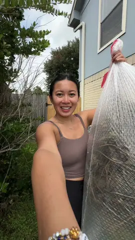 I finally put some effort into the fence loofahs so I think I deserve them now, call me their adopted mom  #fyp #garden #gardentok #harvest #abundance 