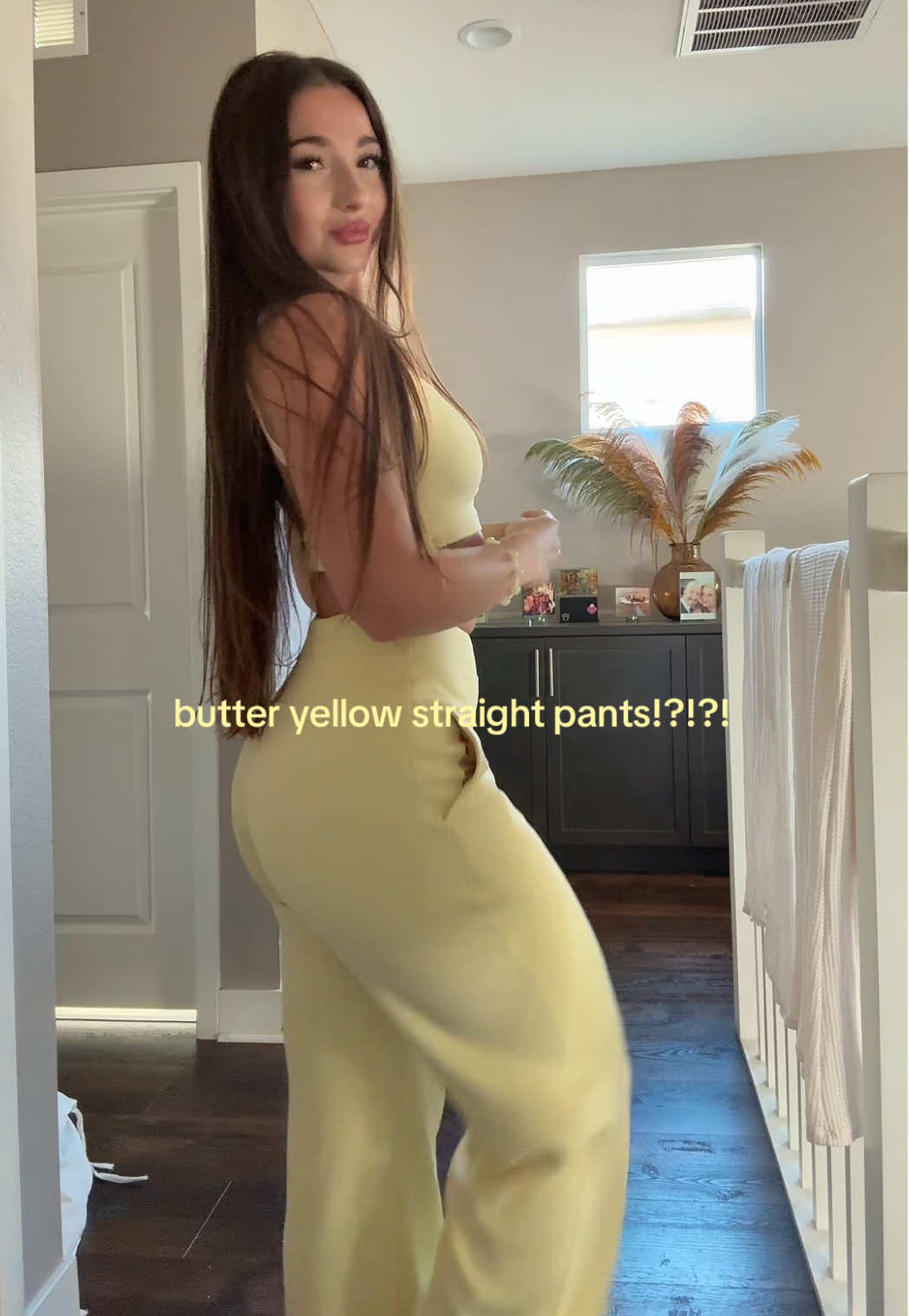 SO INLOVE WITH THESE PANTS & COLOR #gym #ttshop 💛💛 