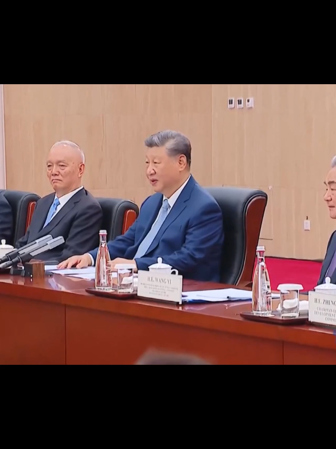 Thủ tướng Phạm Minh Chính hội kiến Tổng Bí thư, Chủ tịch nước Trung Quốc Tập Cận Bình nhân chuyến tham dự Hội nghị Thượng đỉnh Tổ chức Hợp tác Thượng Hải (SCO) 2025. Cuộc hội kiến diễn ra tại Thiên Tân, đã đánh dấu một bước triển khai cụ thể các định hướng hợp tác chiến lược giữa Việt Nam và Trung Quốc. Trong đó, công nghiệp đường sắt, công nghệ số – AI, năng lượng, nông sản, cùng các lĩnh vực đào tạo và giao lưu nhân văn được đặc biệt chú trọng. #phamminhchinh #thutuongphamminhchinh #tapcanbinh #chutichtrungquoctapcanbinh #xijinping #vietnam #china #trungquoc #vietnamtrungquoc #sco #sco2025 #shanghai #xuhuong #xuhuongtiktok #xuhuong2025 #tiktok2025