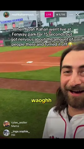 He’s so funny 😭 #noahkahan #stickseason #noahkahantok #folkmusic #fyp #viral #concerts #singersongwriter #fenwaypark #fenway #baseball 