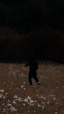 العلامة إبن العثيمين رحمه الله  اذا رأيت الدنيا قد ملأت قلبك وانه ليس لك أي هم إلا هي فاعلم ان في قلبك شرك #العلامة_ابن_عثيمين_رحمه_الله  #مواعظ_دينيه_جميلة  #fouryou 