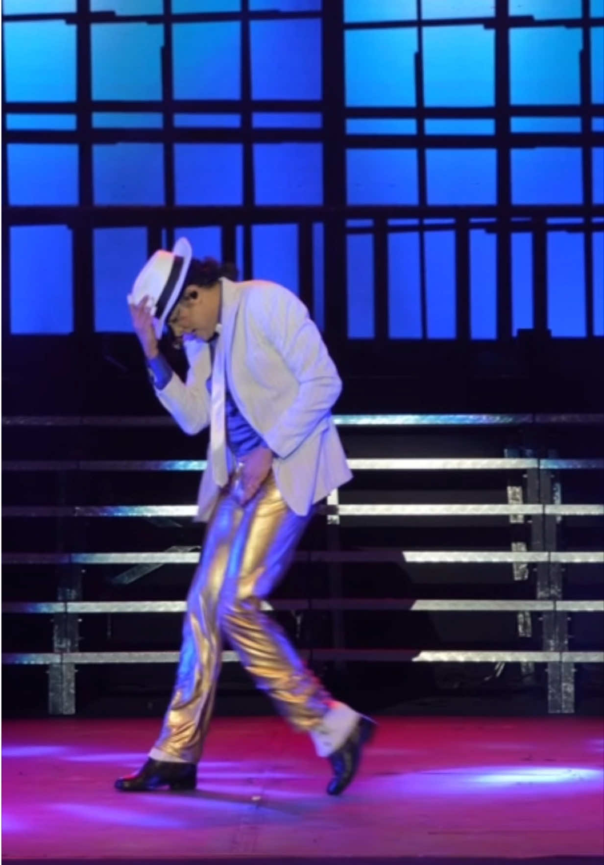 #smoothcriminal #michaeljackson #michaeljacksonimpersonator #michaeljacksontribute #rodrigoteaser 