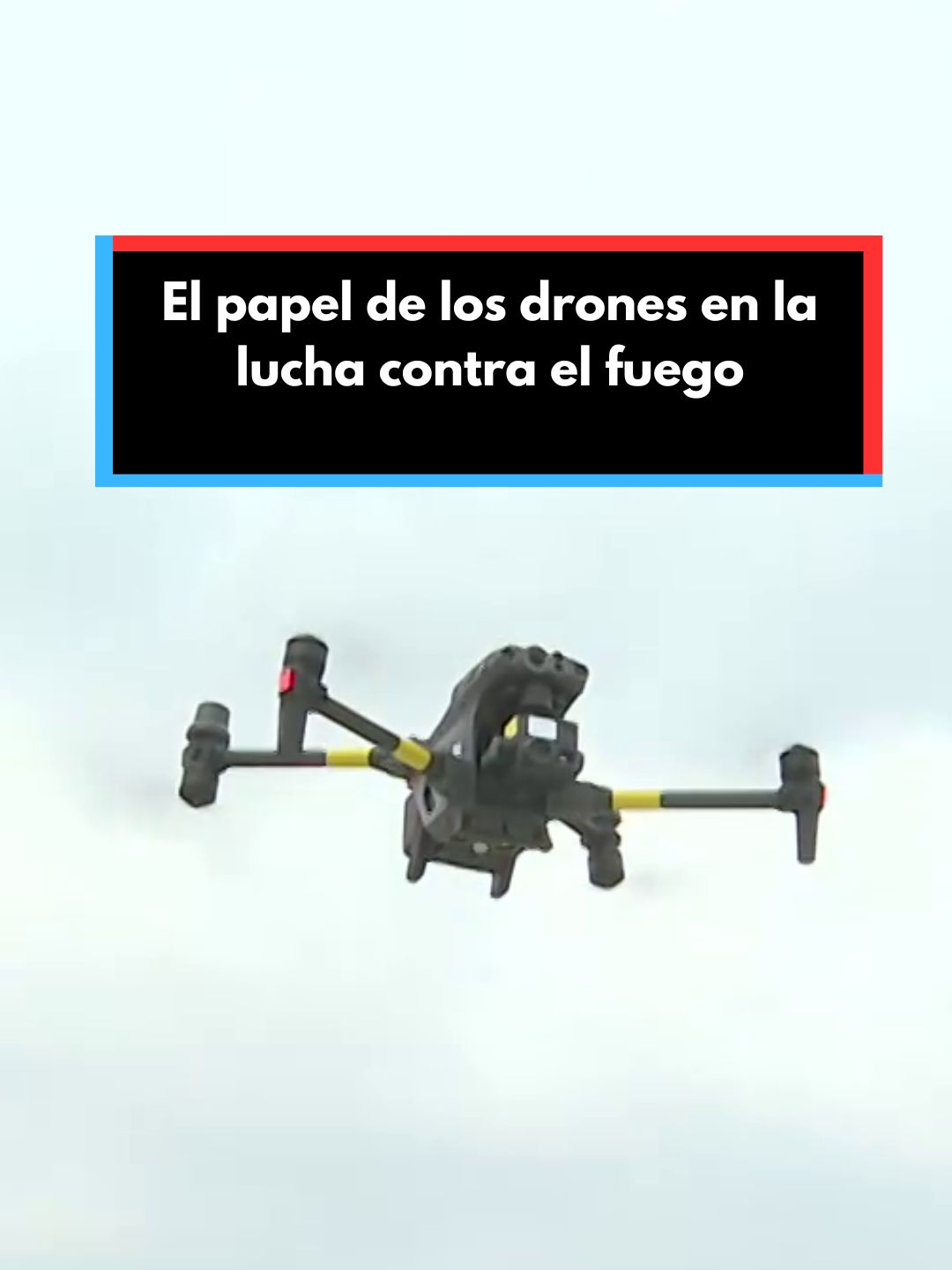Son los medios aéreos más pequeños en un incendio forestal y trabajan sobre todo de noche, cuando helicópteros y avionetas no pueden volar. Es ahí cuando los drones se convierten en los ojos de los bomberos. Sus cámaras térmicas pueden detectar los puntos más calientes y ayudar a delimitar el perímetro. También valoran riesgos en otros fuegos. Son los primeros en acceder a edificios que pueden colapsar. #drones #incendio #bomberos #BomberosForestales #ume #noticias #noticiastiktok