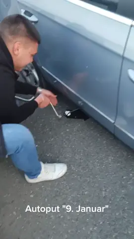 Kad majstori rade, a orkestar svira 🤣 #balkanhumor  #soferskazabava #harmonika #autoput #majstori 