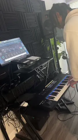 🎶 Just cooked this one up… who you hear on this beat? 👀🔥 #musicproducer #beatmaker #fyp #trapbeats #makingbeats 