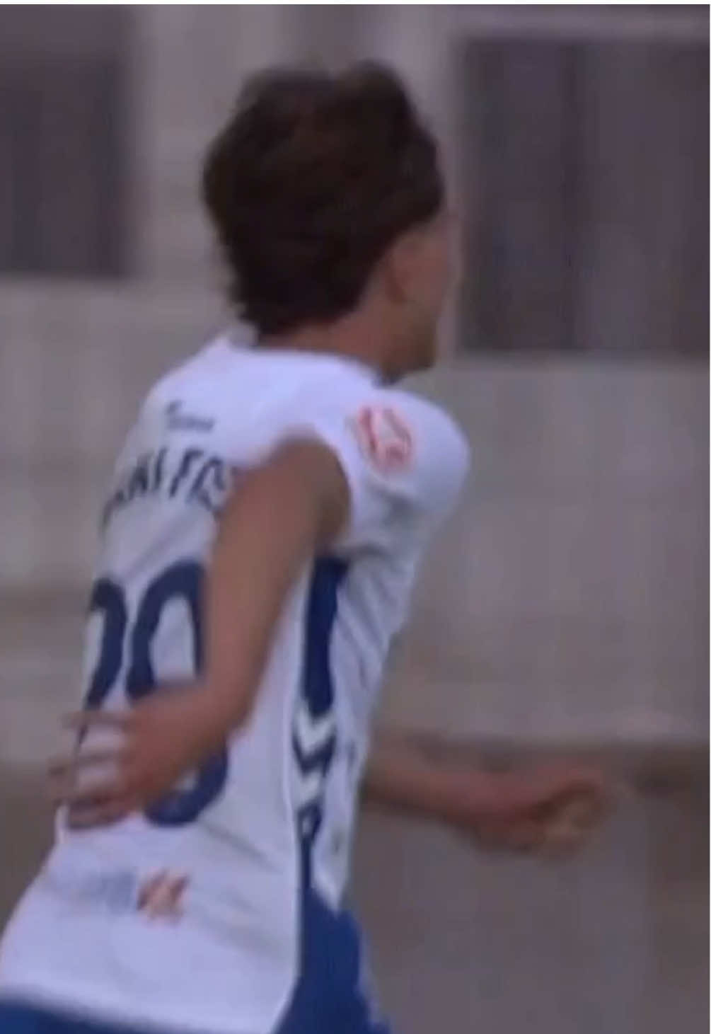 💙🤍 La cantera al poder. 🎯 Dani Fernández anota el primer gol del @CD Tenerife, tras un centro de Jesús de Miguel 📺 Todos los partidos en directo, en LALIGA+. #deportesentiktok #sportstiktok 
