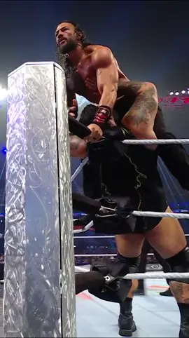Roman Reigns casi tuvo a Bronson Reed sobre sus hombros... CASI... 😮‍💨 #WWEClash