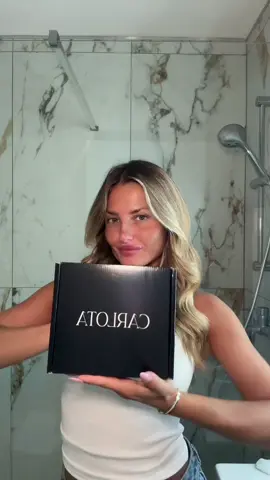 Je test l’univers de la marque @Carlota grâce au duo glow, le Lift sérum et la Lift crème. Petit tips, en vous abonnant à la newsletter vous pouvez recevoir le duo en format découverte et bénéficier de 10% sur tout le site avec mon code promo « CLEMH10 ». #carlotaskincare #ad *produits offerts