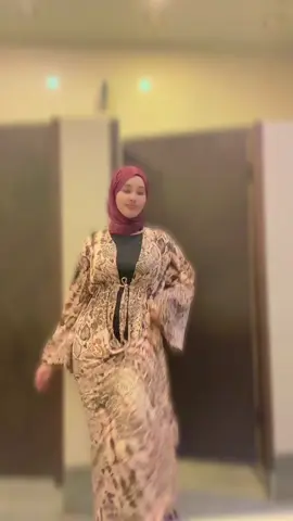 Saasban saasban ka qaba ragaba🤗🫢#womensuportwomen #dhayobila🦚🤎 #fyp #ruwaydabilan♥️ #somalitiktok 