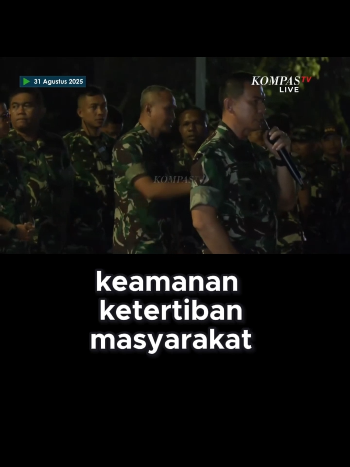 koordinasi dan instruksi personil TNI dari Jakarta Barat dan Selatan menjelang patroli besar #KoordinasiTNI#PatroliJakarta#KeamananWilayah#TNI#JakartaBarat#JakartaSelatan#StrategiTNI