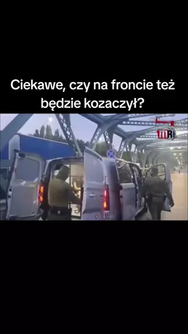 Wyrażam stanowczy sprzeciw wobec tego typu zachowań! W Warszawie: 29-letni obywatel Ukrainy, który zamieszczał w sieci groźby podpalenia, został odesłany do kraju pochodzenia. 👉 Dziękuję funkcjonariuszom @Policja_KSP oraz Straży Granicznej – zatrzymali go i przetransportowali na granicę, przekazując Ukrainie. 👉 Otrzymał on 10-letni zakaz wjazdu do Polski oraz strefy Schengen. 🇵🇱 Polska nie jest miejscem dla osób, które zamiast szacunku wybierają groźby i sianie zamętu. W naszym kraju obowiązuje jedno prawo: BEZPIECZEŃSTWO POLAKÓW JEST NAJWAŻNIEJSZE! 💪🛡️ #Deportacja #Bezpieczeństwo #PolskaChroni #StrażGraniczna #ZeroTolerancji @Polskie Dywizjony Lotnicze @M.I.R.TVMediaInformacjeRelacje 