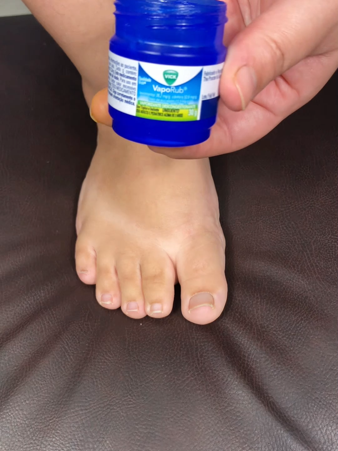 3 tricks with Vick VapoRub that will blow your mind! #lifehacks #vick #DIY