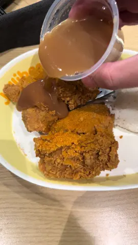 chicken joy na may extra chili powder!! 💯