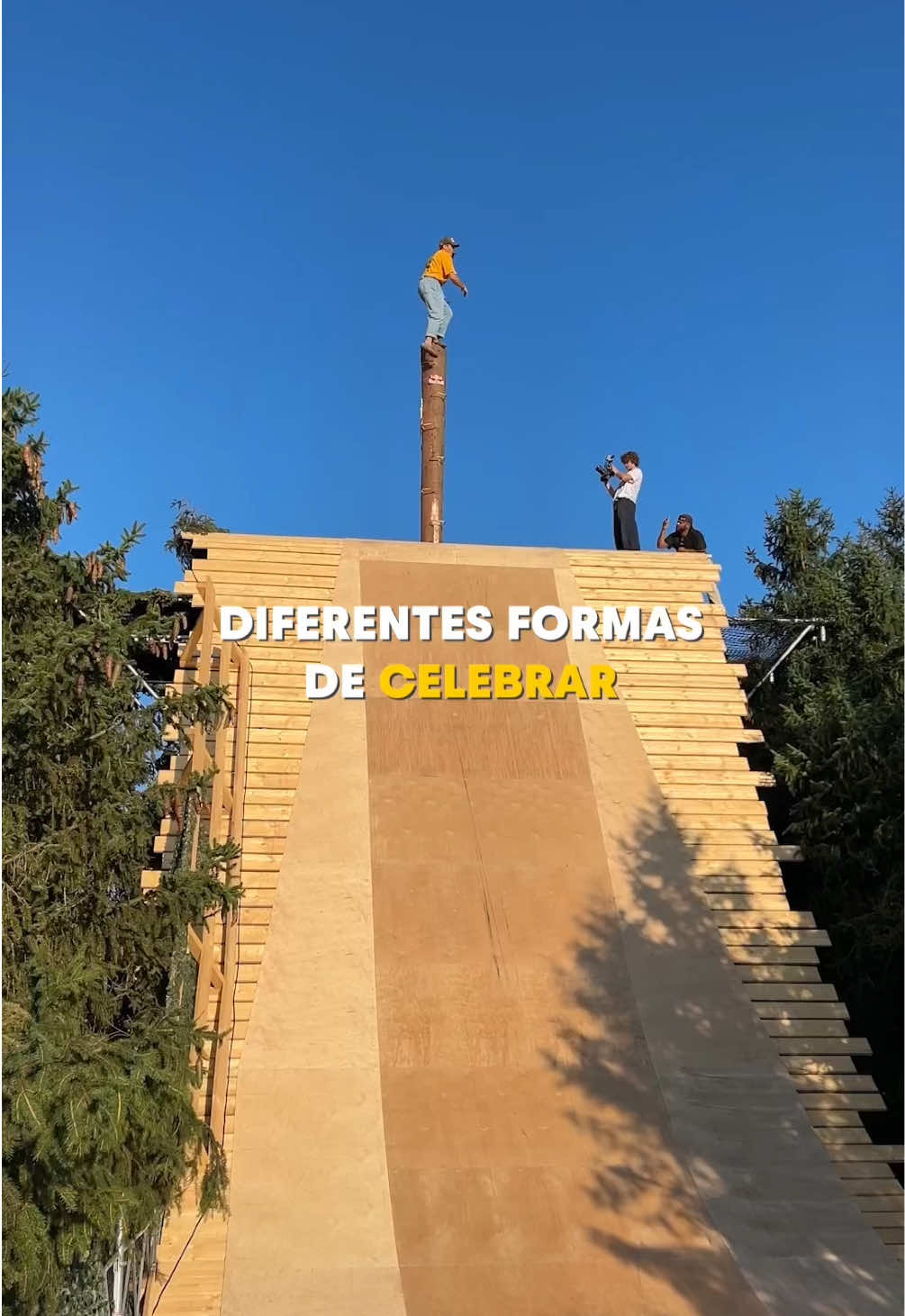 a veces es difícil contenerse 🙂‍↕️ #redbull #deportesentiktok 