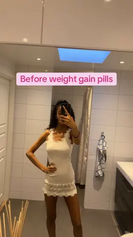 You could literally see my bones everywhere on my body before, even just holding my phone  it looked like a skeleton hand😭 anyways life is good now🙏🏾🥹 #weightgain #goalbodyuk #bbleffect #weightgainer #naturalbodyenhacement #weightgainjourney #weightgaincheck 