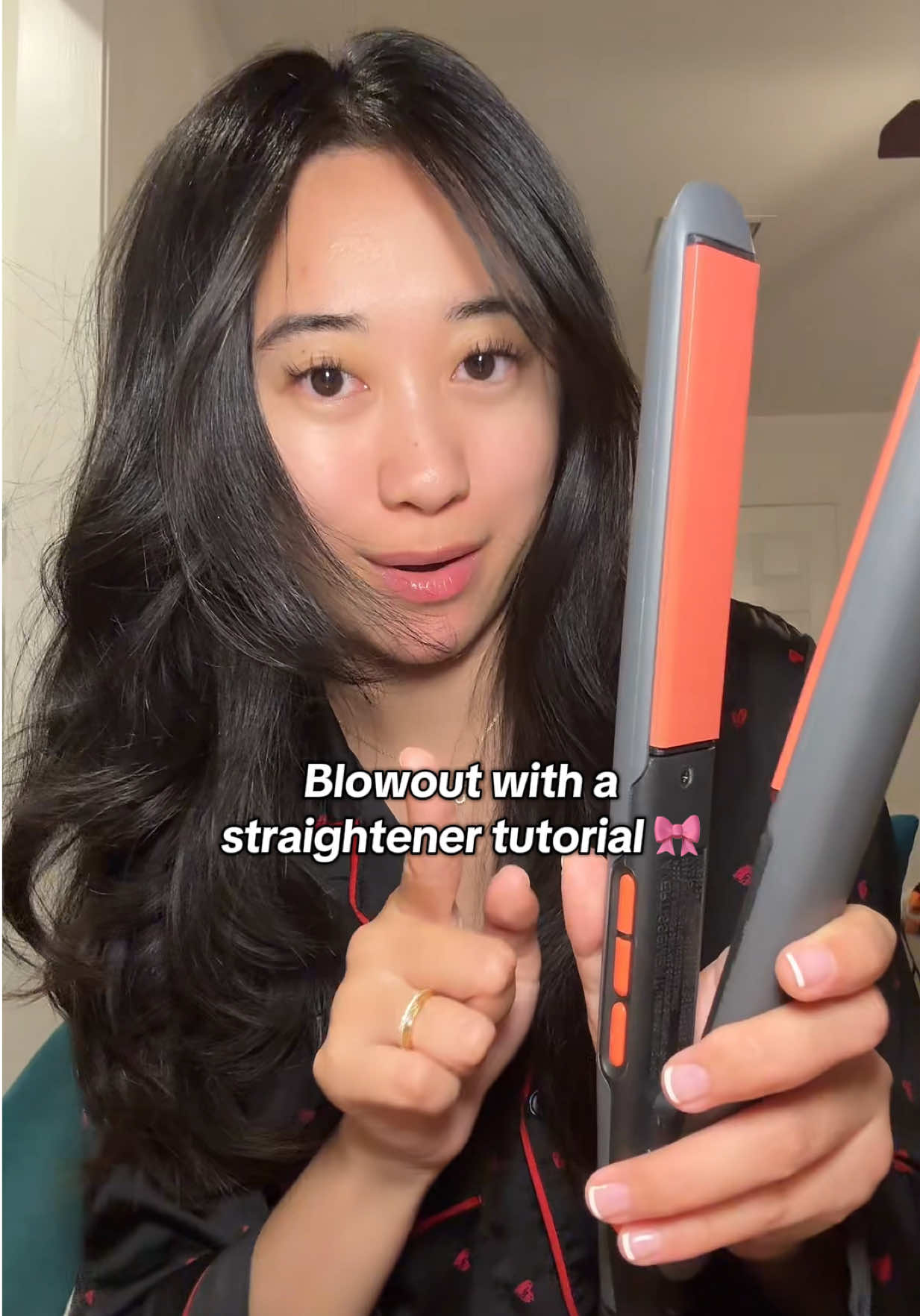 easiest blowout in 5-10 minutes 🙂‍↕️ #blowout #blowoututorial #blowoutwithstraightner #hairtutorial #hairtok 