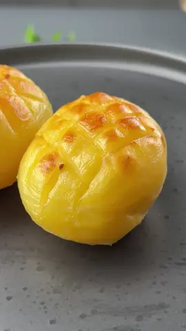 #VNVideoEditor                                             PUT THE POTATOES IN THE FREEZER - THE RESULT WILL SURPRISE YOU.          Why Putting Potatoes in the Freezer is a GENIUS Hack INGREDIENTS: ●Potatoes - 900 g ●Salt - 2 tsp ●Vegetable oil - 150-200 ml ●Parsley - 10 g 1. Put a pot of salted water on the fire, and in the meantime select potatoes of approximately the same size, preferably not very large. Wash and peel. 2. As soon as the water boils, put the potatoes in the pot and cook them on high heat for 5-7 minutes from the moment the water boils again. 3. After the specified time, drain the water from the pan and let the potatoes cool completely. 4. On the surface of each tuber, make shallow crosswise cuts 1-2 mm deep. 5. Put the cooled and dried potatoes in a tight bag or airtight container in one row and put them in the freezer for at least one hour. 6. Take the potatoes out of the freezer, pour vegetable oil into a plate and 