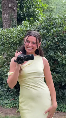 The CUTEST idea💍📹@weddingweekender #weddingweekender  #weddingcamcorder #camcorderwedding #2025weddingidea #2025bride 