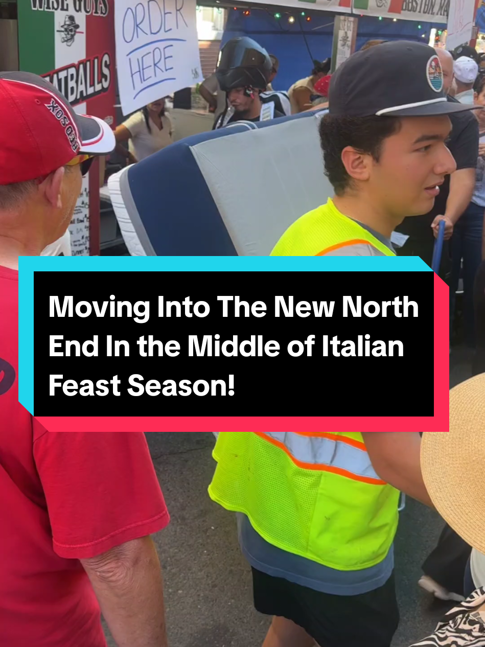 What moving into your new apartment in the #NorthEnd in the middle of an Italian festival looks like...#boston 📹: @daniellemhare