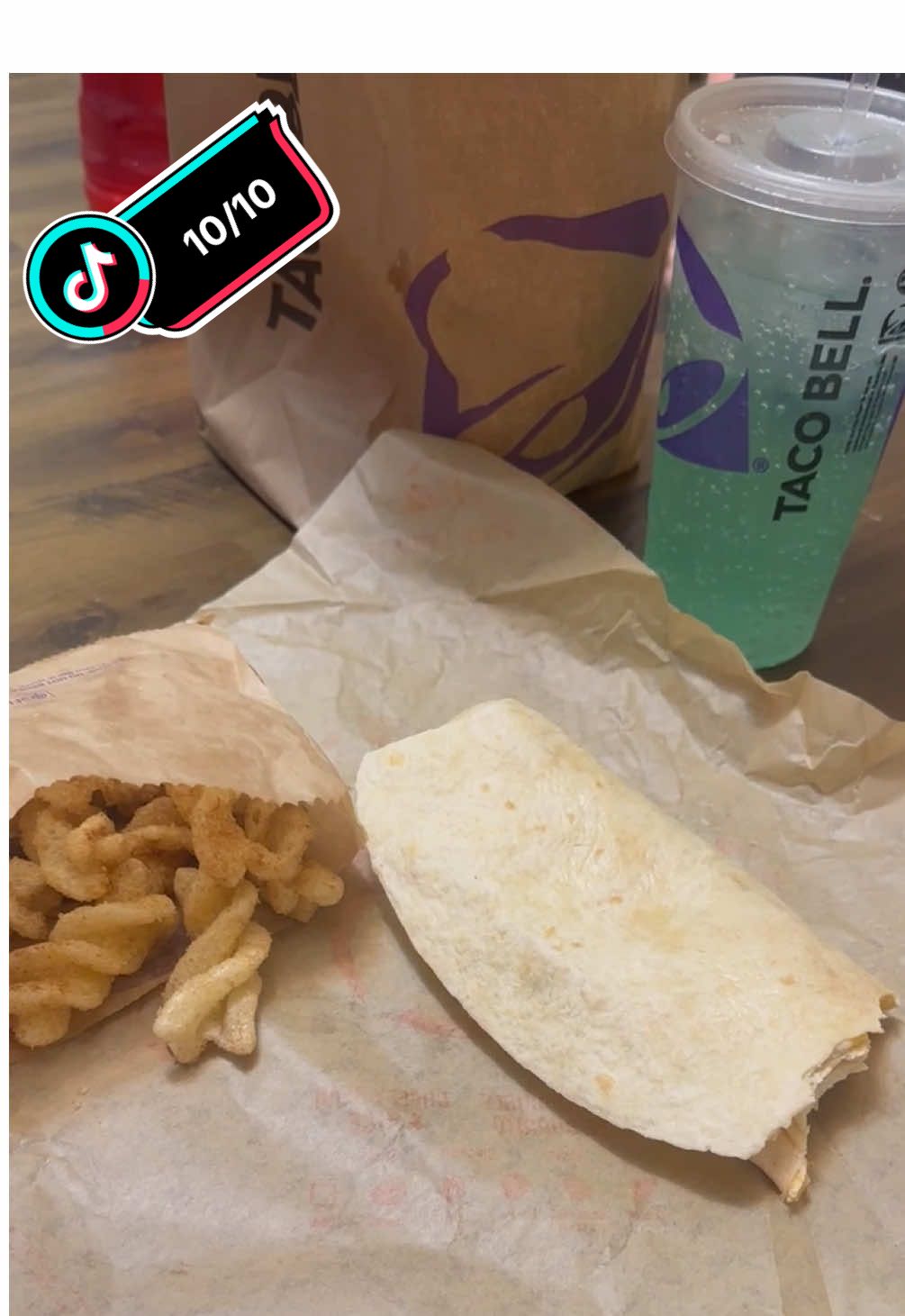My lunch #tacobell #bajablast #cheesybeanandriceburrito #cinnamontwist 