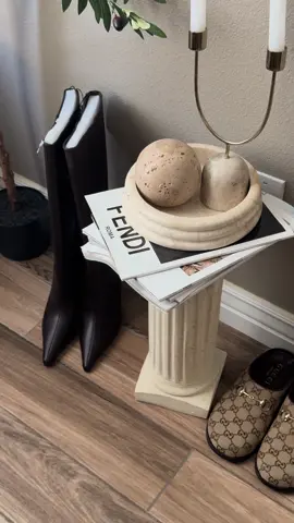 Men I may not know, but SHOES, SHOES, I know 👜☕️💭👡 #designershoes #shoes #fallshoes #falltime #fall #autumn #heels #fallwardrobe #hm #gucci #gucciclogs #fyp #fypシ #fyppppppppppppppppppppppp #viral #neutralaesthetic #neutralhome #capsulewardrobe #OOTD #outfitinspo #brownoutfits 