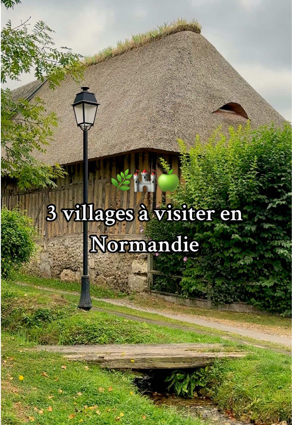 🏡Trois villages à visiter en Normandie 🌿  🏡🍏 Beuvron-en-Auge 📍 Au cœur du Pays d’Auge, à seulement 30 km de Caen et Lisieux, Beuvron-en-Auge est un véritable retour à la Normandie d’antan ⏳. 🇫🇷 Classé parmi Les Plus Beaux Villages de France, il séduit avec ses maisons à colombages des XVIIe et XVIIIe siècles, ses manoirs prestigieux et l’église Saint-Martin (1642). 👉 Ne manquez pas de démarrer la fameuse Route du Cidre 🍎🥂, ou de flâner entre galeries d’art 🎨, échoppes d’artisans 🧵 et producteurs locaux 🌸. 🏰Blangy-le-Château 📍 Nichée dans la vallée du Chaussey, entre Lisieux et Pont-l’Évêque, cette pépite médiévale a obtenu le label « Plus Beaux Villages de France » en juin 2024 🏅. 🌄 Surnommée la “Petite Rome du Calvados” pour ses sept collines, elle offre un cadre bucolique chargé d’histoire. 🎨 La rue principale regorge de maisons en colombages colorées édifiées entre les XVIᵉ et XVIIIᵉ siècles, juxtaposition élégante de briques du XIXᵉ siècle. 💧 L’eau est omniprésente dans le village : la rivière du Chaussey, le Douet Hébert, des sources d’eau claire, ainsi que des noms de rues évocateurs comme « chemin des Fontaines » ou « rue du Vieux Lavoir » témoignent de son importance. 🚰 Le bourg conserve un vieux lavoir, la rigole traversant la rue principale reliait les fontaines, avec de petites passerelles en bois rappelant d’anciens ponts-levis. 🌸 Beaumont-en-Auge 📍 Perché sur les hauteurs du Pays d’Auge ⛰️, à seulement 8 km de Deauville/Trouville, ce village domine la vallée de la Touques 🌾 avec un panorama exceptionnel 👀. ⛪ Parmi ses trésors : l’église Saint-Sauveur du XIe siècle (classée Monument Historique), la maison natale de l’astronome Pierre-Simon de Laplace avec sa statue . 🏡 Ses ruelles colorées, ses maisons normandes typiques et son ambiance conviviale en font un lieu parfait pour une balade en toute sérénité .  #plusbeauxvillagesdefrance #normandie #beuvronenauge #calvados #slowtravel 