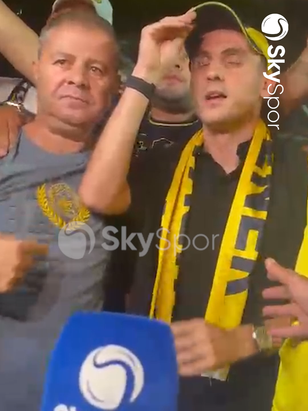 🗣️ Kerem Aktürkoğlu: Türkiye'nin en büyük ve en şerefli kulübü Fenerbahçe'ye geldiğim için çok mutluyum. #Fenerbahçe #KeremAktürkoğlu #Transfer #SüperLig #Futbol
