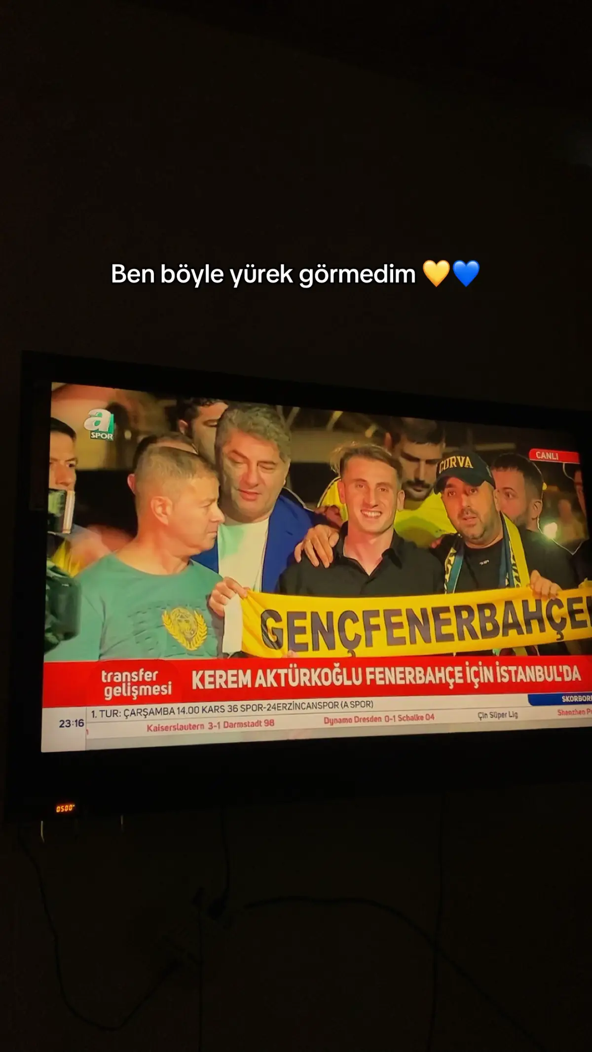 Türkiye’nin en şerefli takımına hoşgeldin💛💙 @Fenerbahçe SK #keremaktürkoğlu 