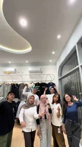 STORE 5 GEMPOL DENMARKET X WOMEN FRESH STOCK 4 BALL HARGA MULAI 20K - 100K PALING MAHAL GAS OPEN 10.00 - 22.00 WIB (SENIN 1 SEP 2025)