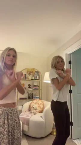 don’t mind the camera shaking #dance #viral #fyp #foryou #xyzbca 
