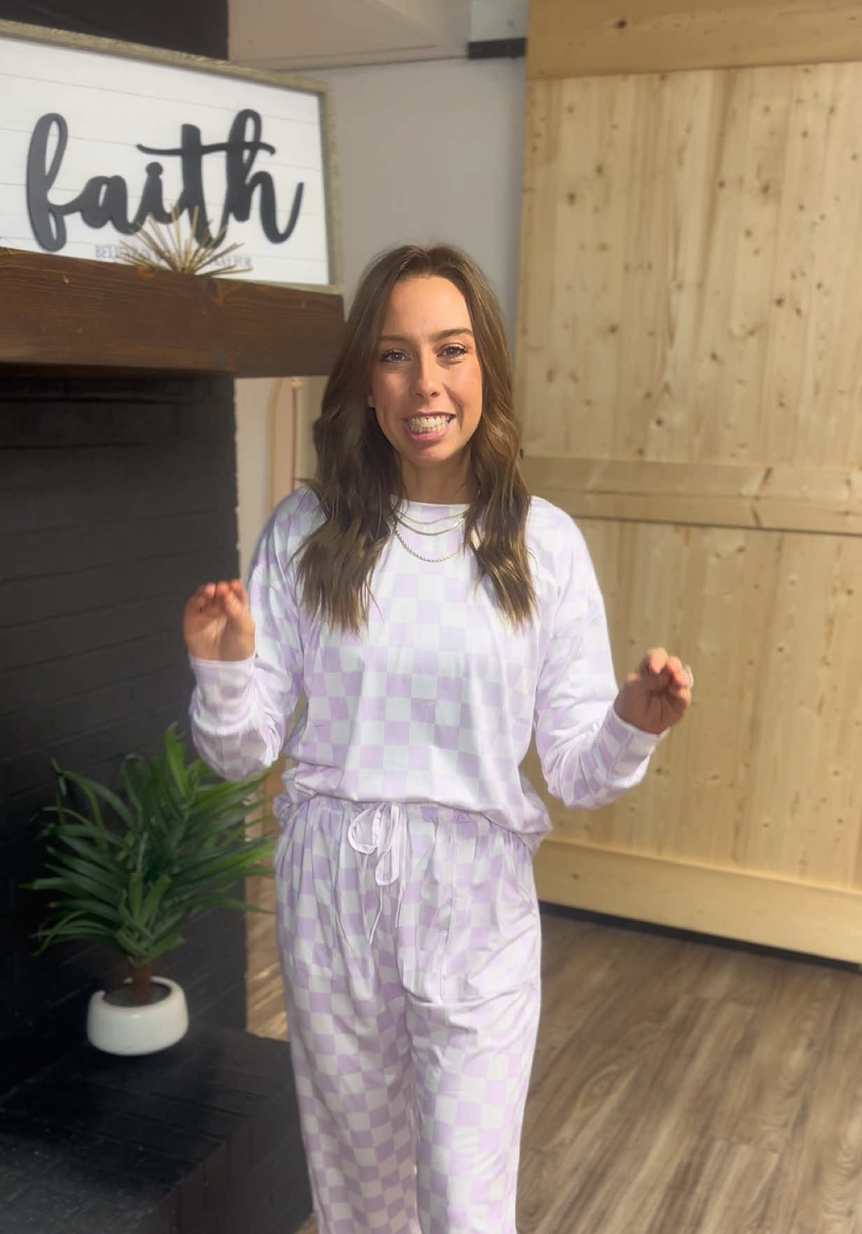 The cutest checker printed  pajama set!✨🫶🏼 #pajamas #pajamasets #pjset #cutepajamas #tiktokshopmademebuyit 