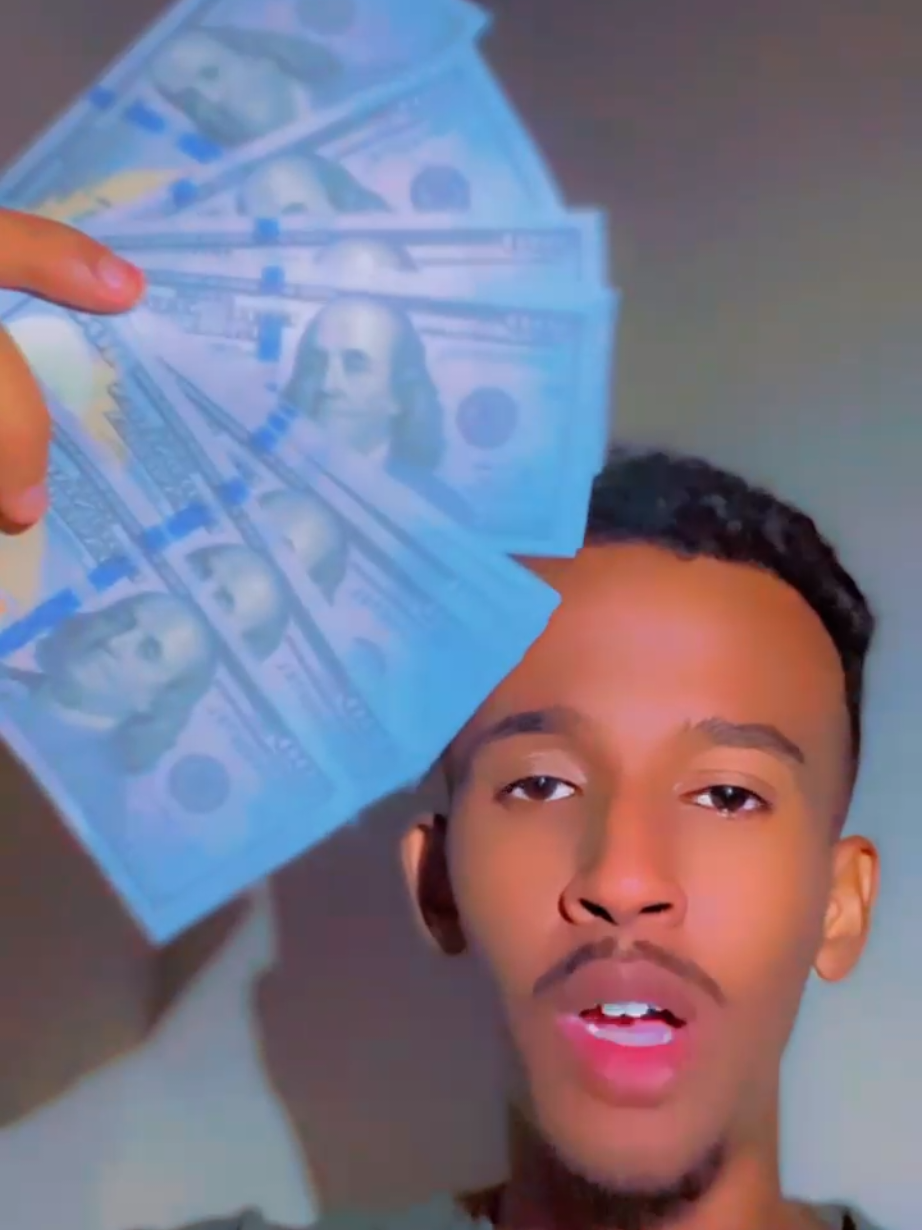 idinka lee hais xasdina bis 🖐🤍#alhamdulillah #somalia💔😭 #hooyo_mcn 