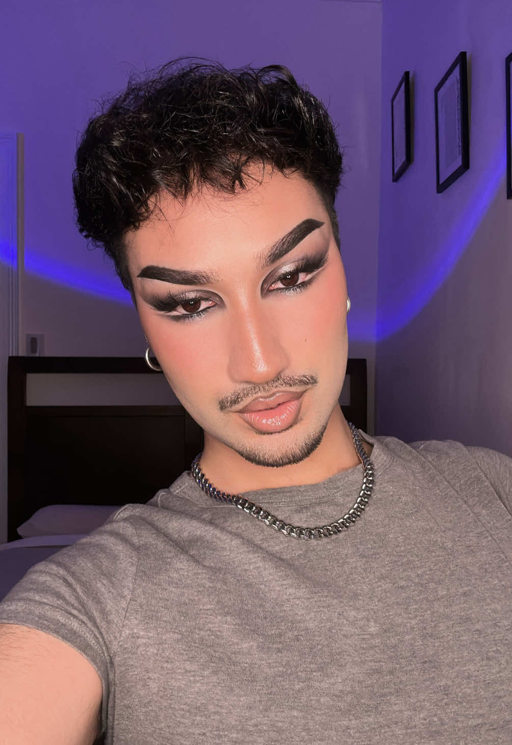 bodies bodies bodies 🩶💋 if u want me to recreate this look lmk bc it EATSSSS #transition #cooltonedmakeup #makeuptransition #fullbeat 