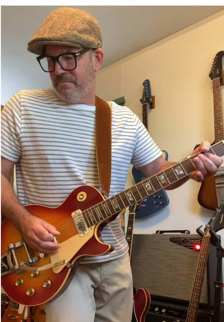 Love this Led Zeppelin riff on the 1974 Les Paul Deluxe #guitar #rock #ledzeppelin #trending #foryou 
